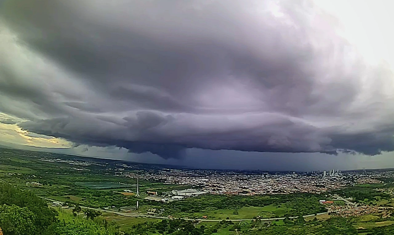 A imagem ilustra as chuvas que podem ocorrer no Nordeste durante a semana